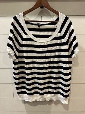 TORRID Women’s Black & White Striped Scoop Neck Knit Top- size 3